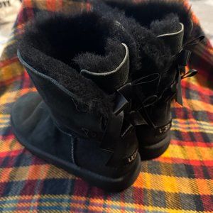 🎉HP🎉 UGG Bailey Bow II Boots, Black, Size 5